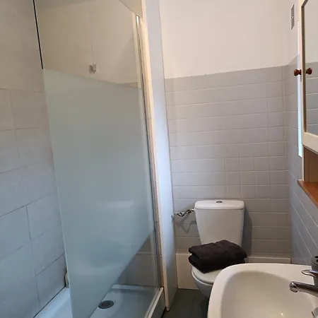 Ille Flottante, Maison Eclusiere Et Hebergements Insolites Sur Le Canal * Hédé