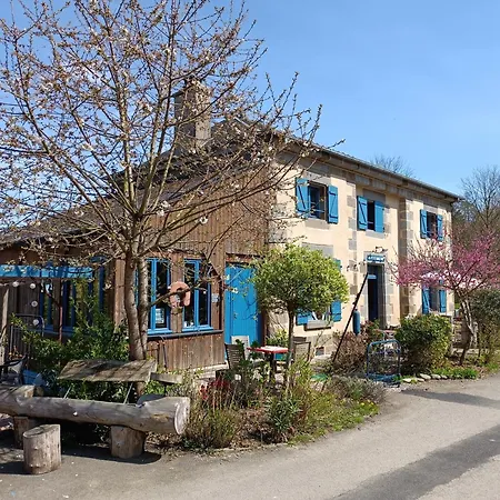 Ille Flottante, Maison Eclusiere Et Hebergements Insolites Sur Le Canal *