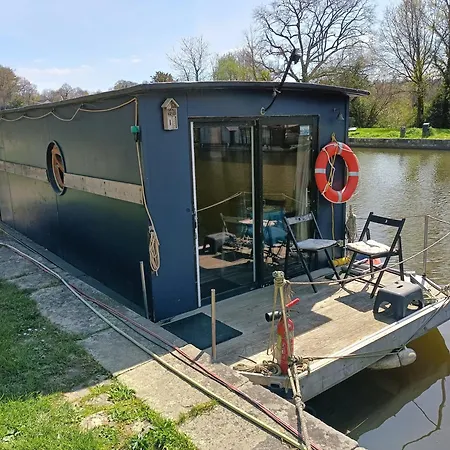 Ille Flottante, Maison Eclusiere Et Hebergements Insolites Sur Le Canal Frühstückspension Hédé